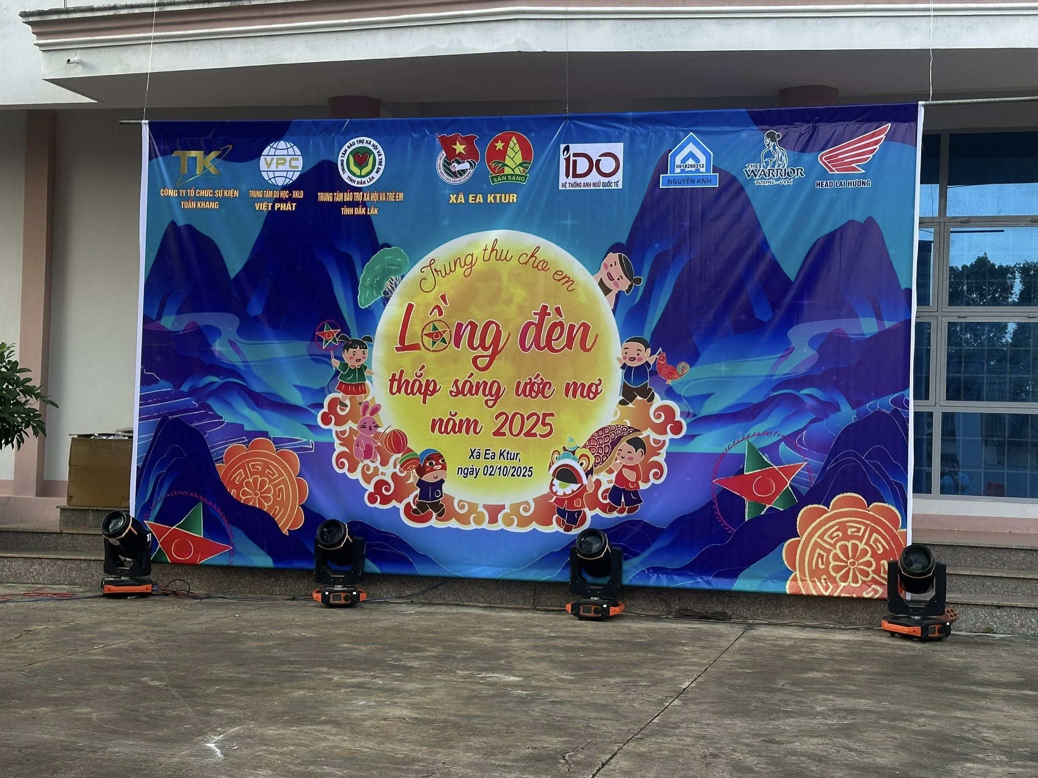 Tham gia đêm hội trăng rằm 2025 tại UBND Xã Ea Ktur do Đoàn xã tổ chức